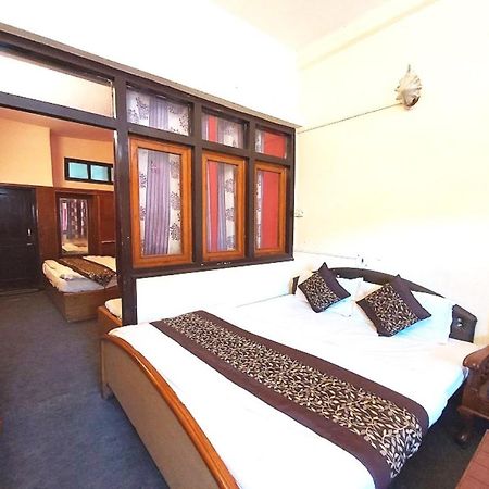 Goroomgo Luxury Stay Mall Road Nainital Esterno foto