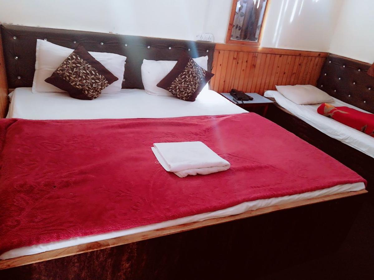 Goroomgo Luxury Stay Mall Road Nainital Esterno foto