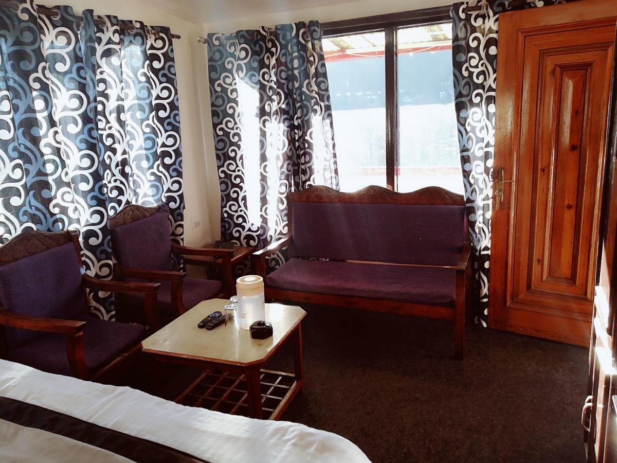 Goroomgo Luxury Stay Mall Road Nainital Esterno foto